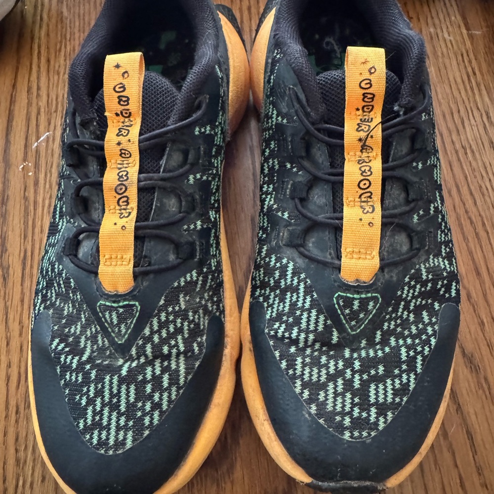 Under Armour Black and Teal Sneakers with Orange Highlights